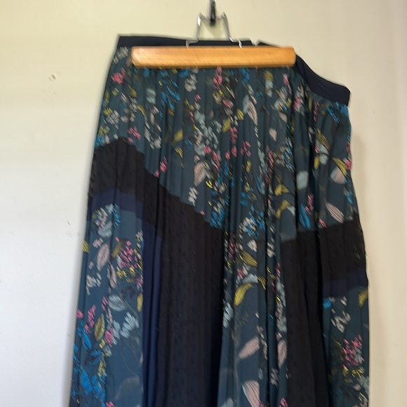 Banana Republic Green Midi A-line Skirt - Picture 4 of 5